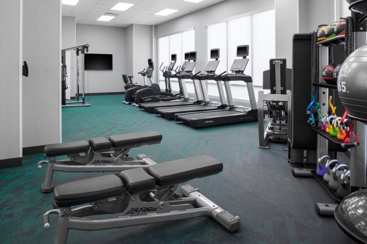 Towneplace Suites By Marriott Tampa Клируотер Экстерьер фото